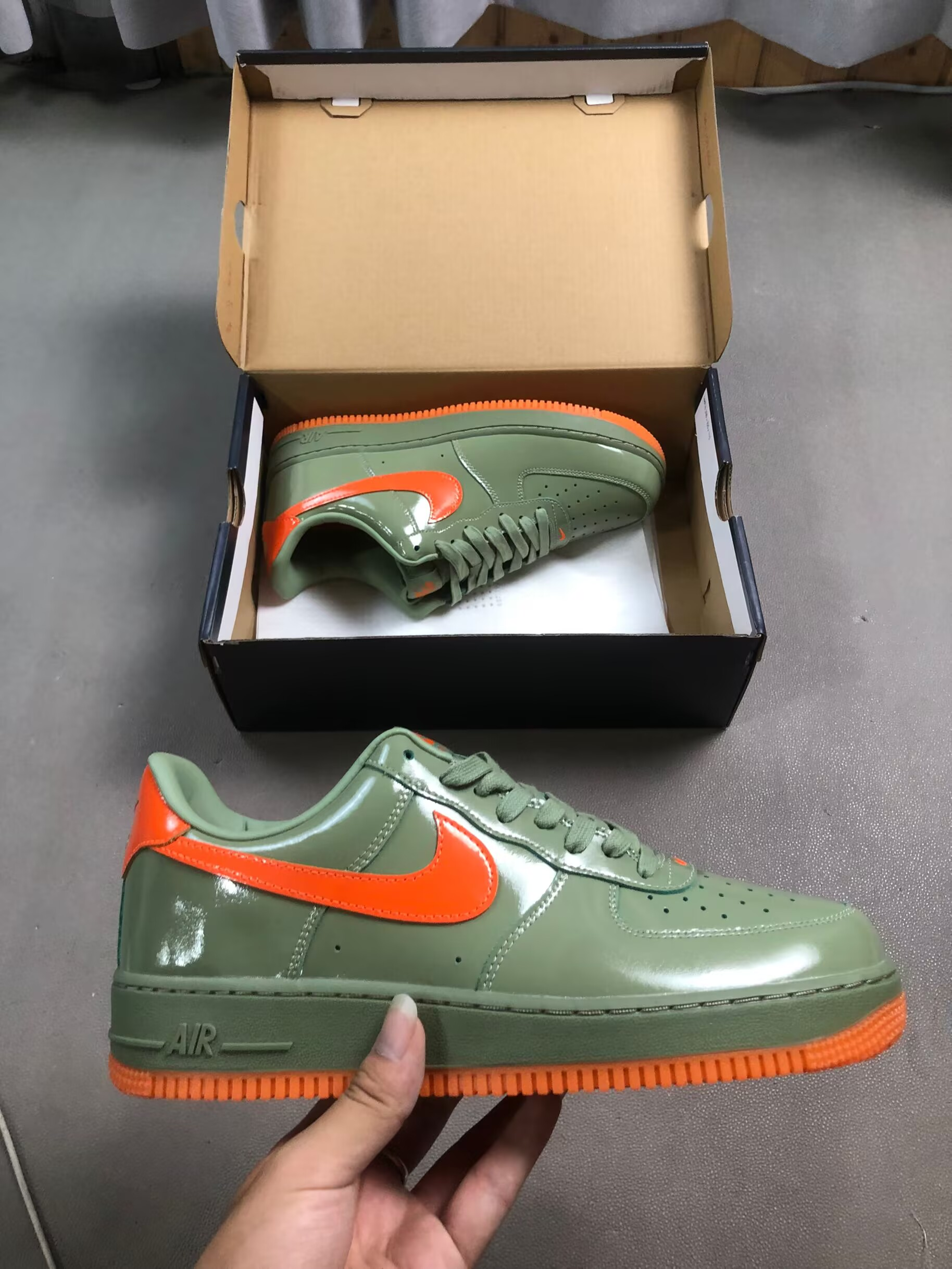 Nike Air Force 1 '07 Olive Green/Orange